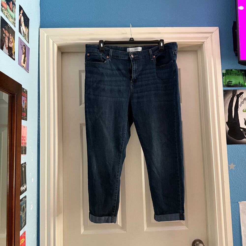 Signature levi strauss mid rise boyfriend jeans in size 20 w35